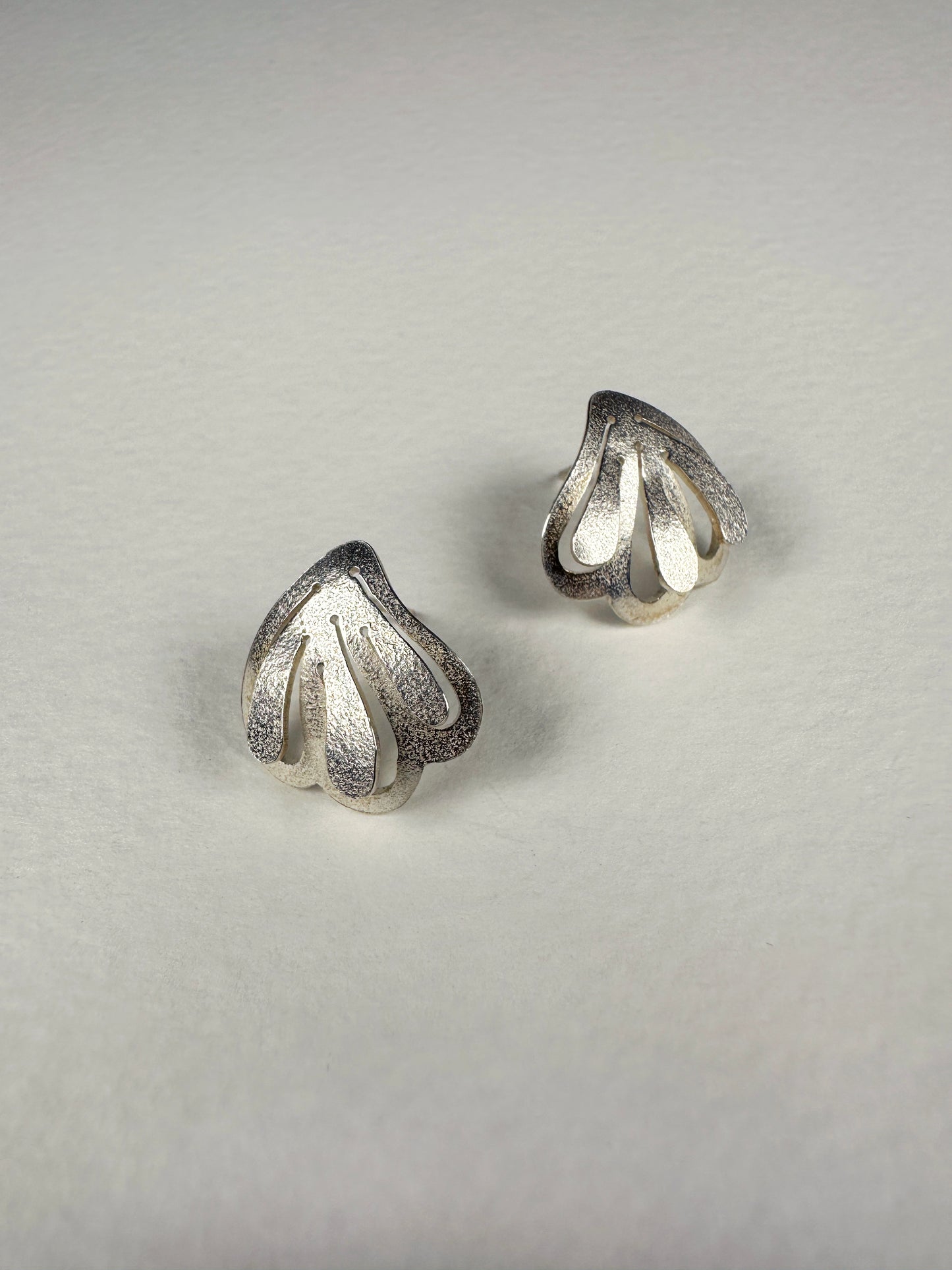Romarin Shell Earrings