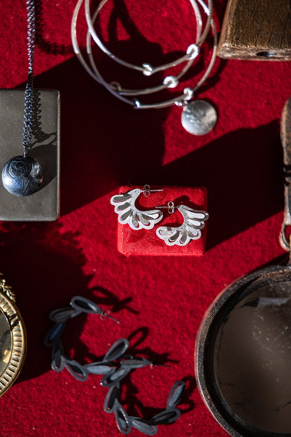 Romarin Small Scalloped Hoop Earrings