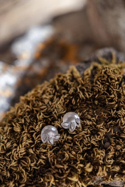 Romarin Domed Leaf Earrings