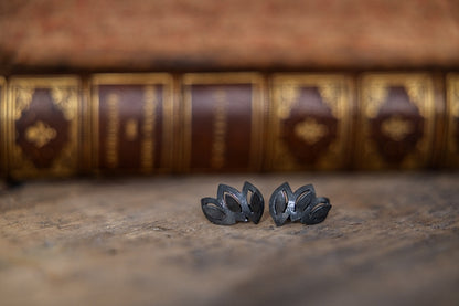 Romarin Pointed Leaf Fan Earrings