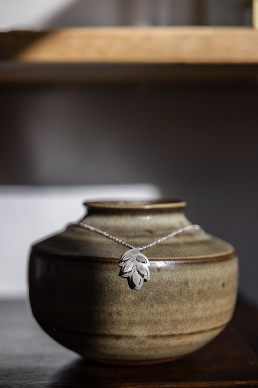 Romarin leaf pendant