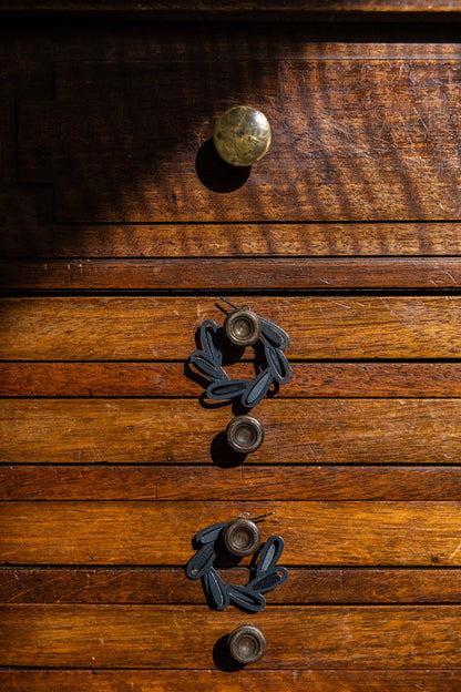 Romarin Medium Petal Hoop Earrings