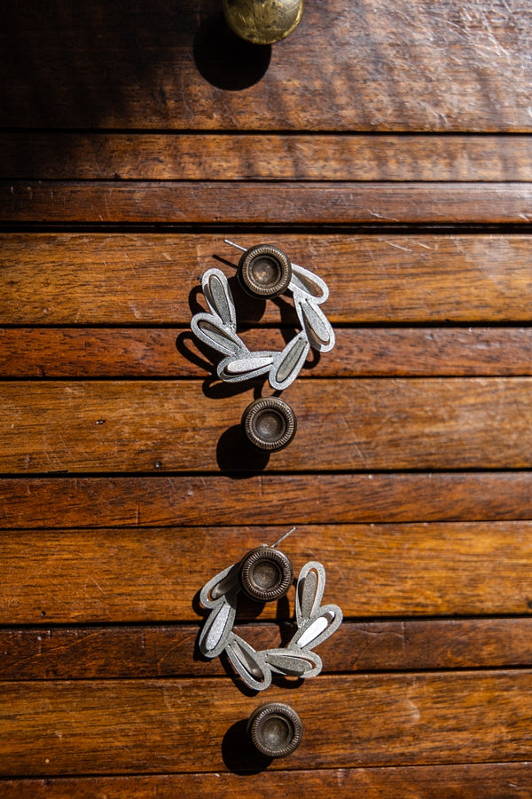 Romarin Medium Petal Hoop Earrings