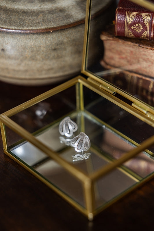 Romarin Shell Earrings