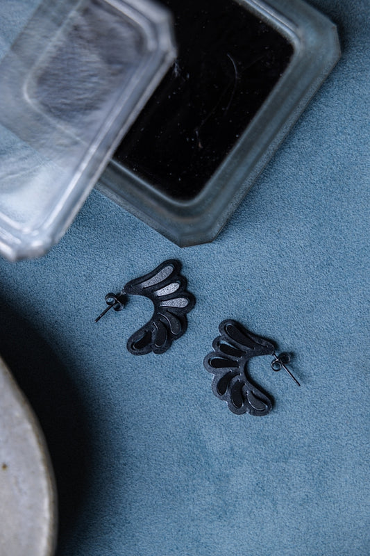 Romarin Small Scalloped Hoop Earrings