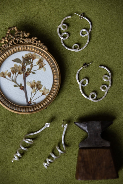 Twisty vine earrings V1