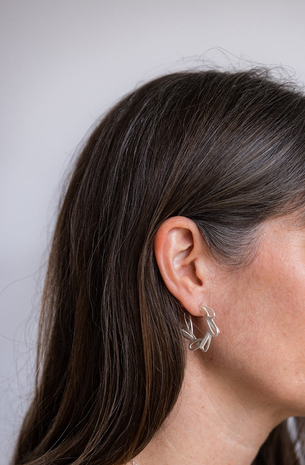 Romarin Medium Petal Hoop Earrings