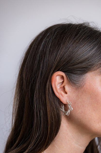 Romarin Medium Petal Hoop Earrings