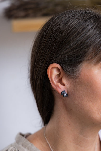 Romarin Pointed Leaf Fan Earrings