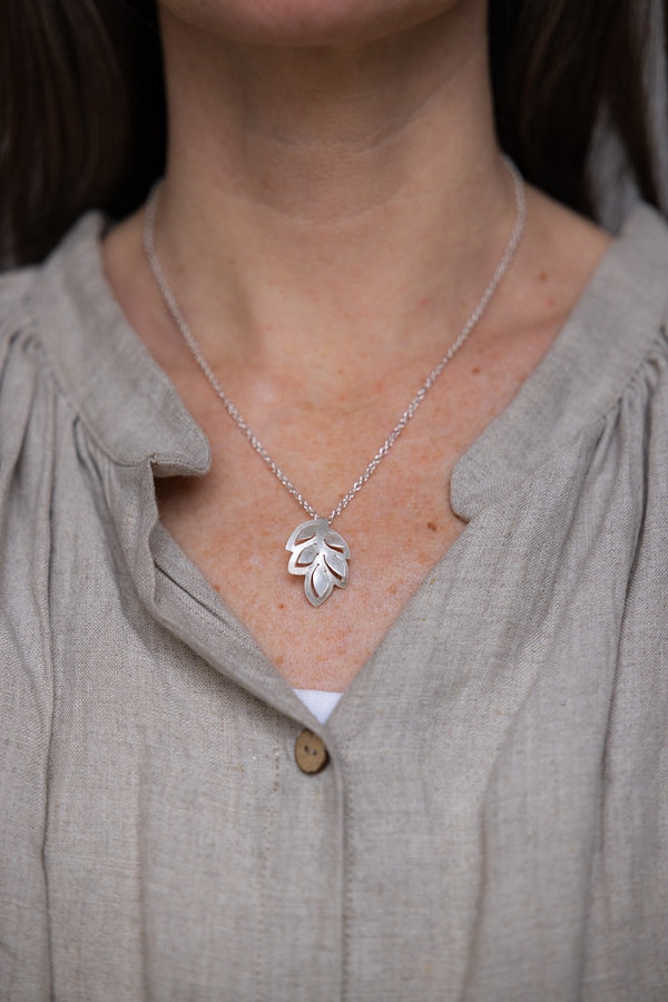 Romarin leaf pendant
